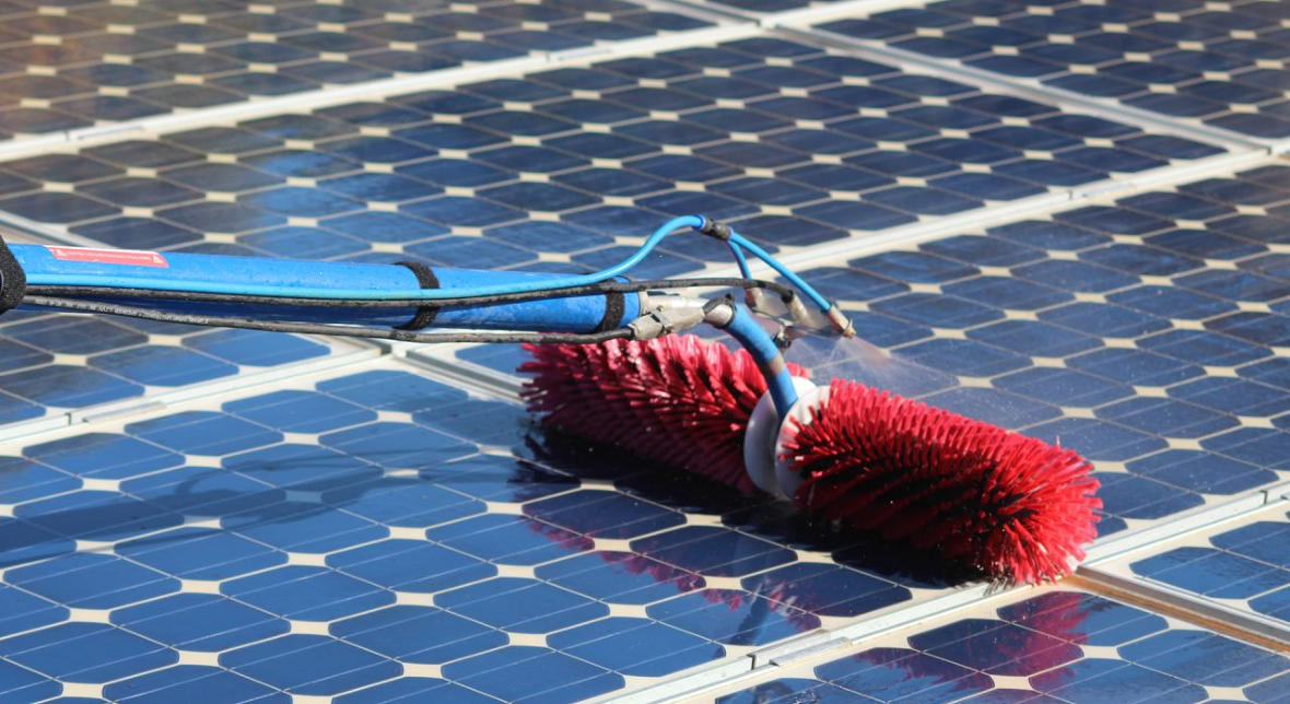 Pranje solarnih panelov